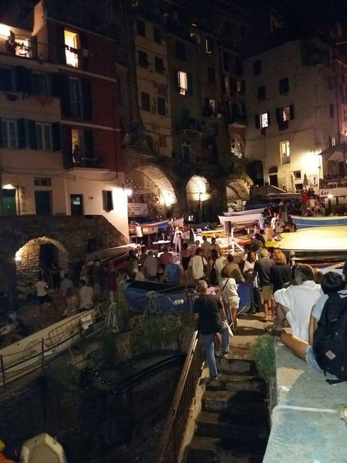 Ca'La Luna - In Centro Con Terrazza Riomaggiore Exterior foto
