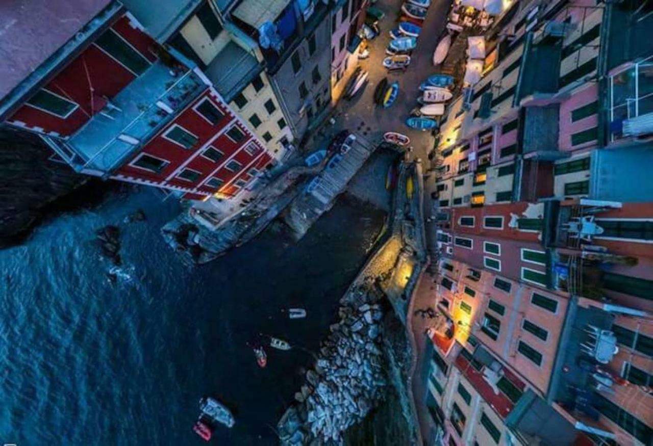 Ca'La Luna - In Centro Con Terrazza Riomaggiore Exterior foto